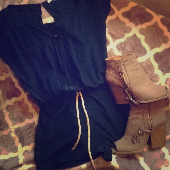 Romper - Picture 1 of 4